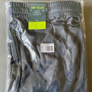 Tek Gear (Kohl’s) NWT Men’s Gray Mesh Shorts size 4XB